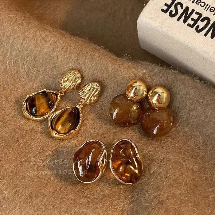 Vintage Style coréen Maillard marron oreille Clips femmes 2025 nouveau café à la mode irrégulier géométrique Clip boucles d'oreilles sans trou d'oreille