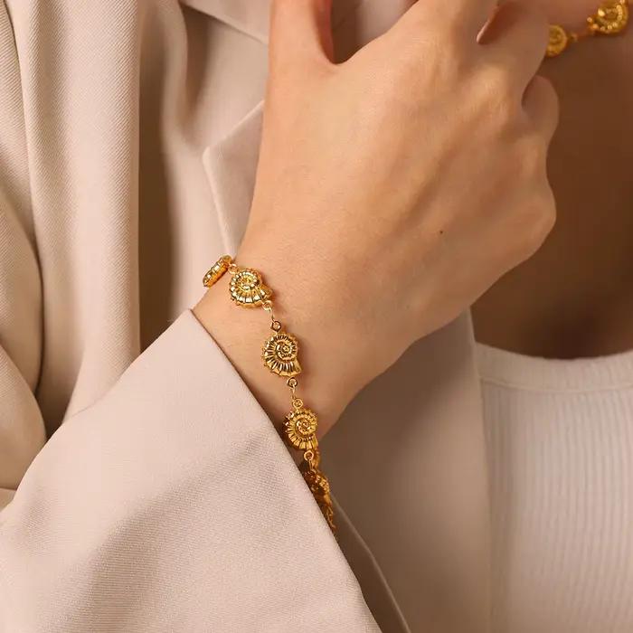 Ensemble de bijoux élégant avec pendentif coquillage