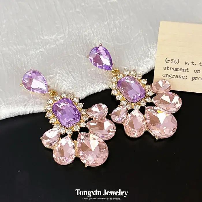Boucles d'oreilles en zirconium violet à clous pour femmes élégantes occasions de soirée glamour