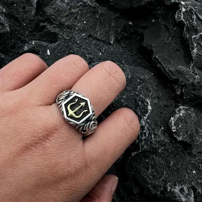 Bague Trident dorée rétro Poseidon pour hommes