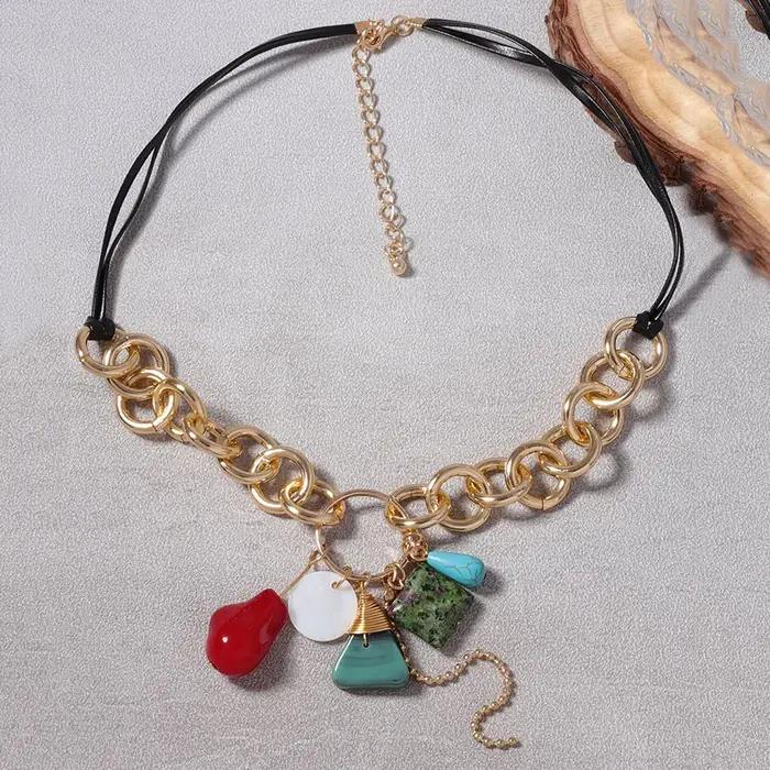Collier ras du cou rond 2026 pour femme