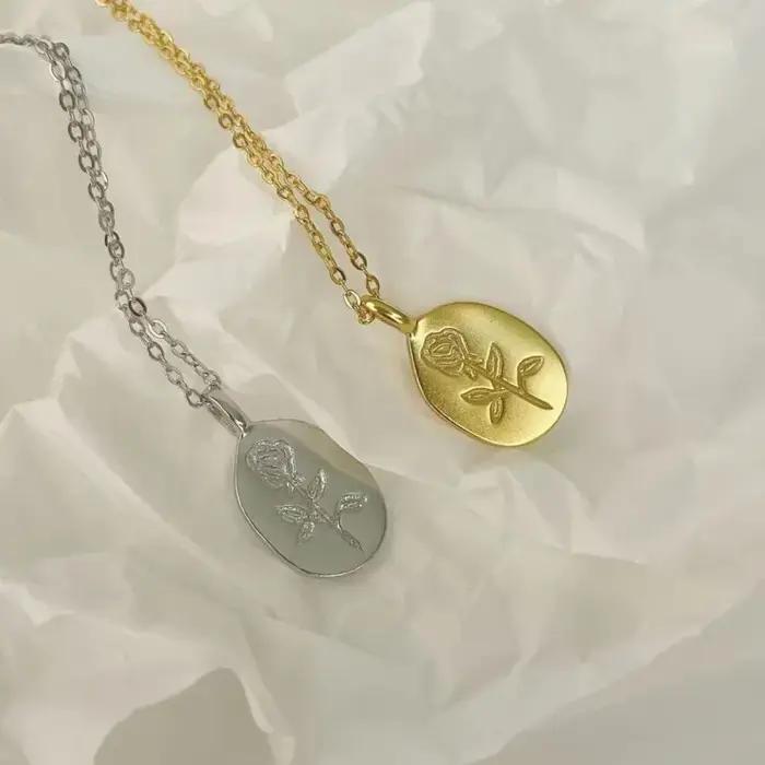Collier pendentif rond camée de fleur plaqué or 18 carats pour femmes