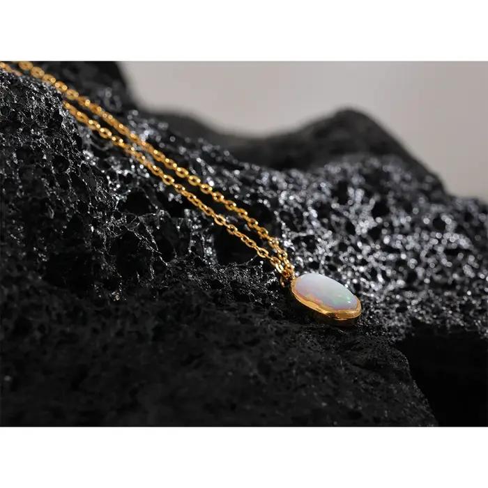 Yhpup – collier avec pendentif en pierre opale traitée