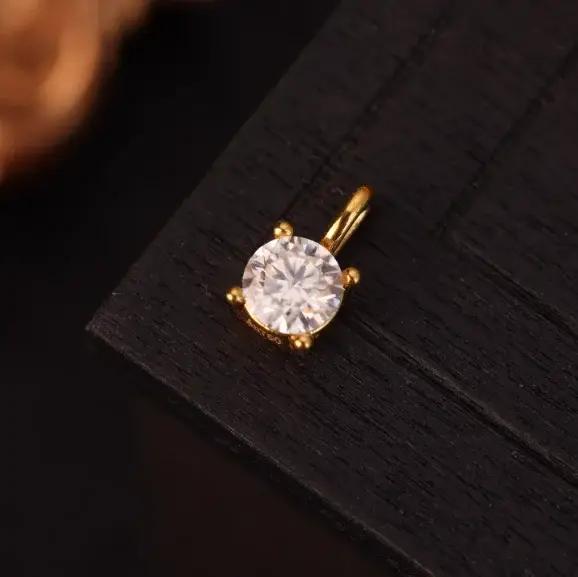 Pendentifs moissanite 18 carats pendentif en or carat 4 mm