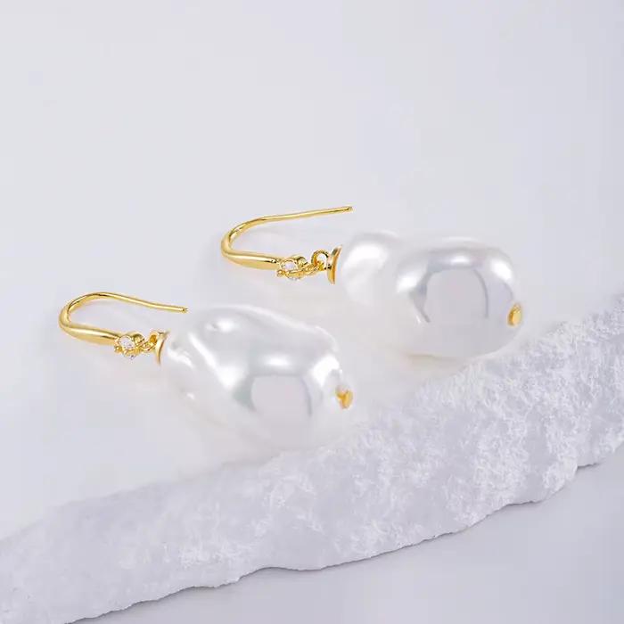 Boucles d'oreilles en perles baroques antiques