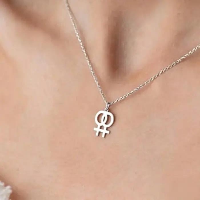 Collier en acier inoxydable double symbole de Vénus pour femmes et filles bijoux de fierté lesbienne ras du cou bijoux engagement polyvalent