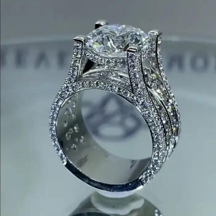 Bague de fiançailles en diamant plaqué argent 925 à haute teneur en carbone pour femmes