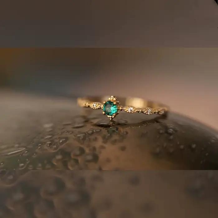 Bague brillante en forme de cœur vert et rouge pour femme