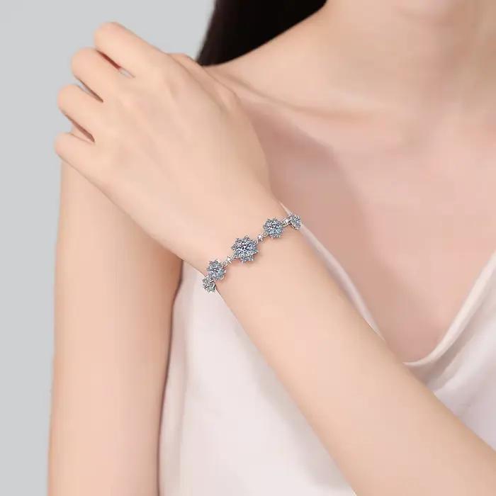 Bracelet en diamant Moissanite ronde pour femme