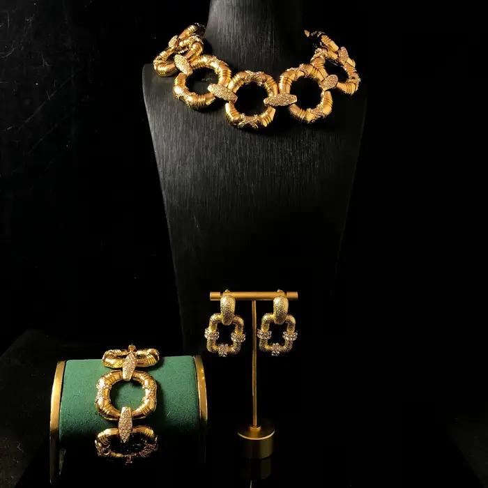 Ensemble de bijoux vintage 2026 pour femmes colliers bracelets boucles d'oreilles rétro élégants robustes occasions spéciales