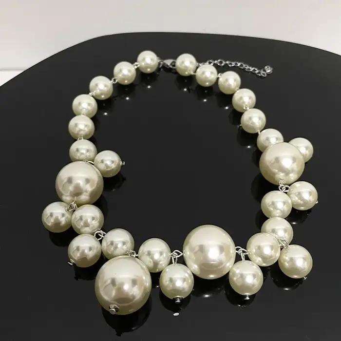 Collier en perle imitation élégant pour femme mariage anniversaire occasions spéciales collier ras du cou perle presque ronde or jaune clair