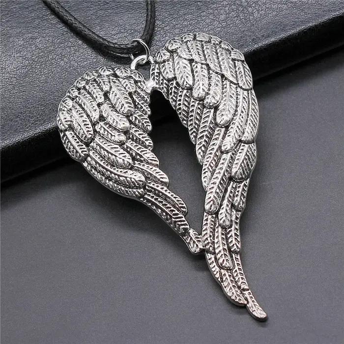 Collier en Faux Cuir Noir avec Double Ailes d'Ange