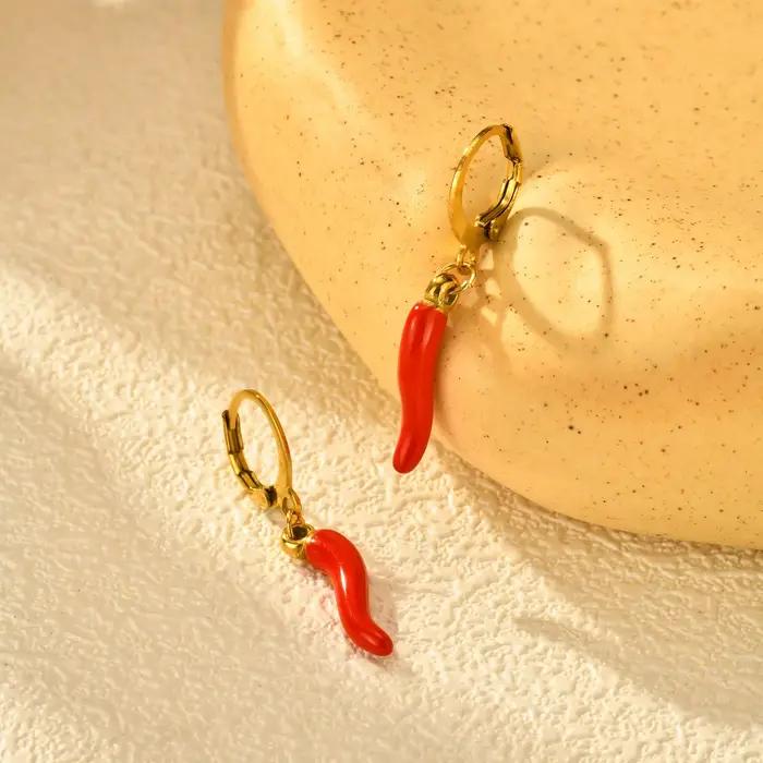 Boucles d'oreilles créatives en forme de piment rouge pour femmes