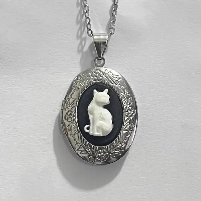 Collier pendentif chat vintage rétro en alliage de zinc rouge-marron pour femmes et filles bijou gothique tendance à offrir pour toutes occasions