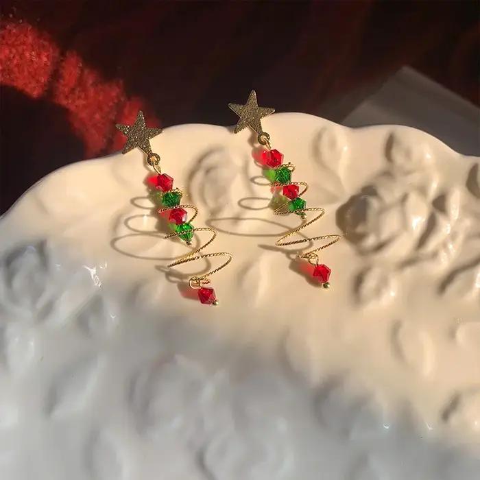 Boucles d'oreilles délicates en forme d'arbre de noël pour femmes