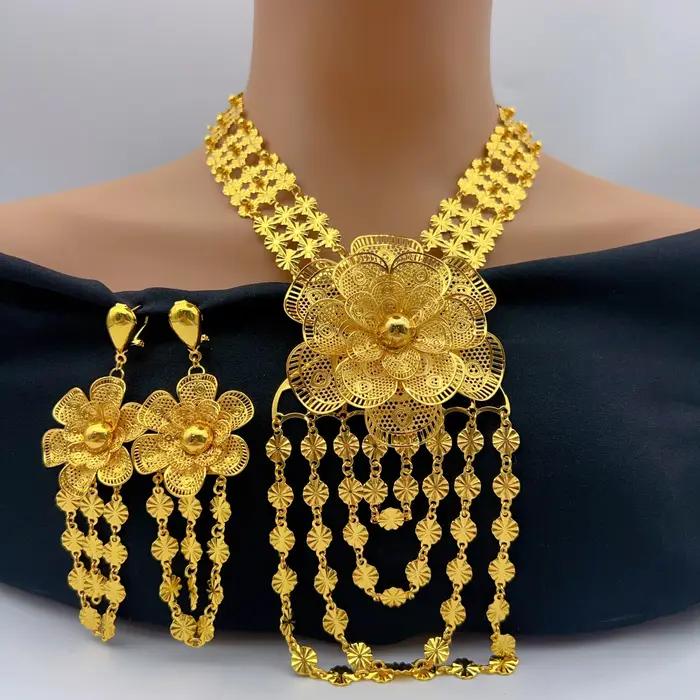 Parure de luxe éthiopienne avec collier long à fleurs et boucles d'oreilles pour mariée