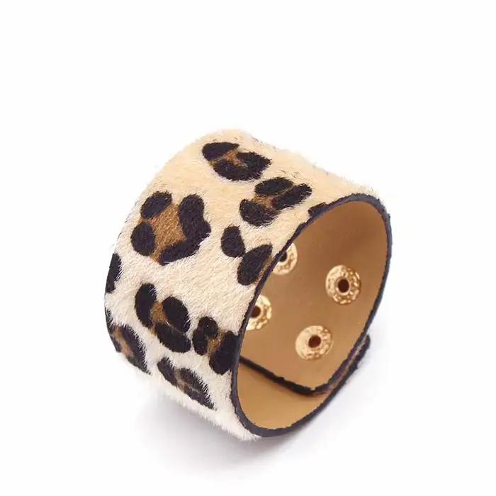 Bracelet en cuir craquelé européen pour femmes, assorti avec tout, mot V large, Style Punk, bijoux d