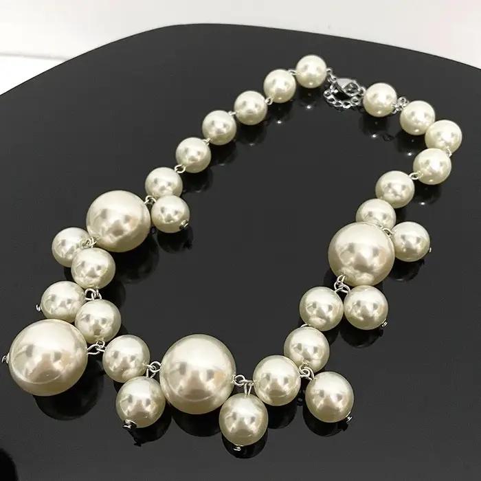 Collier élégant pour femme en imitation perles