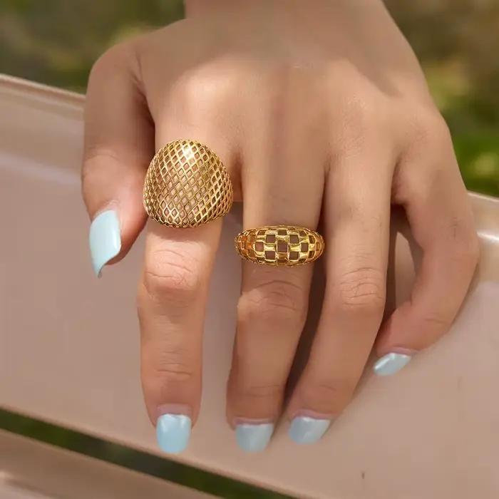 Bague en acier inoxydable plaquée or 18 carats pour femme bijou tendance anti-ternissement occassion spéciale femmes elegance style moderne