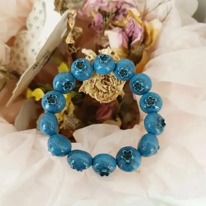 Bracelet à breloques aux baies sucrées | Fil à perles de bleuets et de framboises | Bijoux de fruits faits à la main