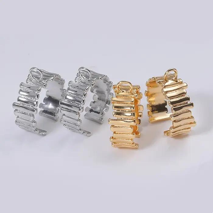 1 pièce Bagues plaquées or 18 carats avec apprêts en boucle