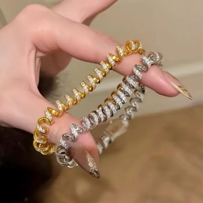 Bracelet fil téléphonique en argent sterling étincelant : design enroulé clouté de diamants
