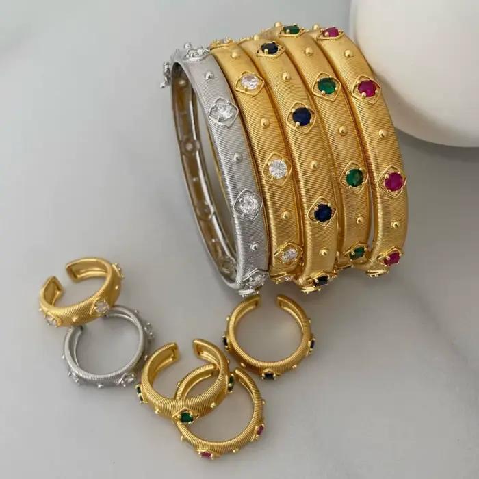 Bracelet rétro ouvert en métal plaqué or avec motifs géométriques pour femmes occasions spéciales