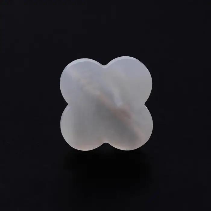Perles de trèfle en forme de nacre