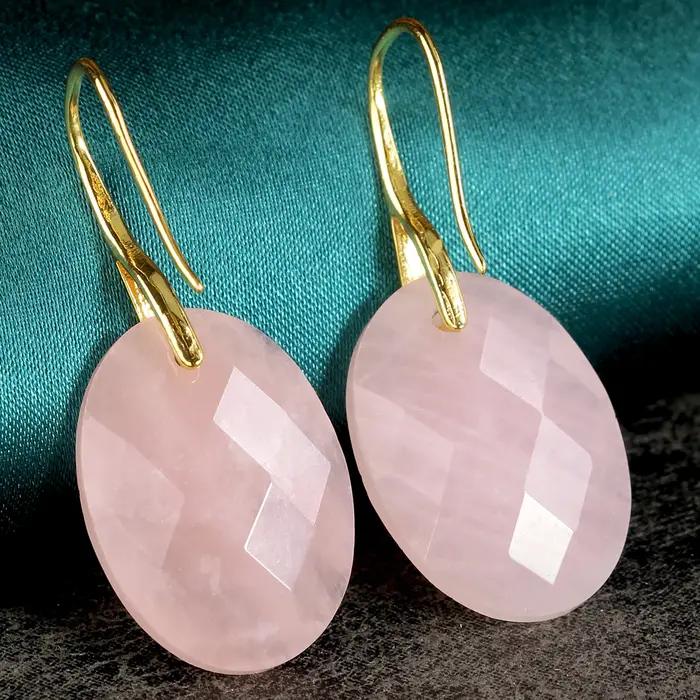 Boucles d'oreilles ovales multi-facettes en Quartz Rose naturel