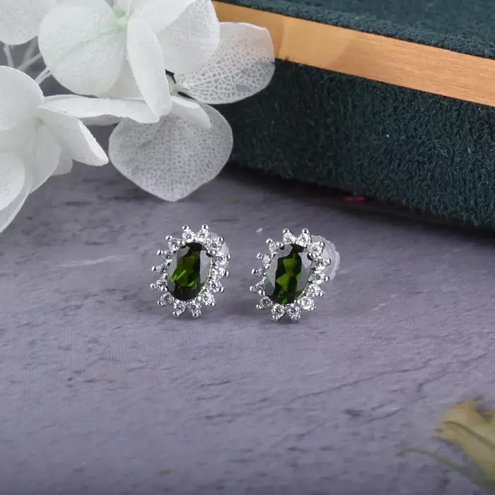 Boucles d'oreilles diopside authentiques pour femmes