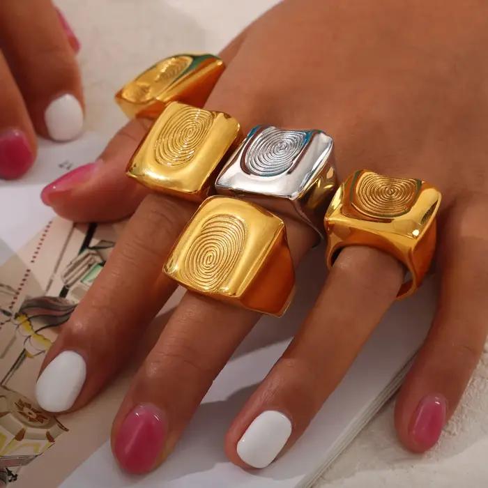 Bague rétro tendance en acier inoxydable pour femmes