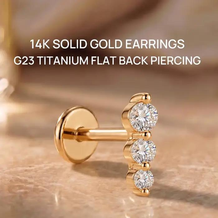DIeSchein Boucles d'oreilles clous à dos plat en or massif 14K pour femme, délicates et minimalistes, avec trois cristaux et zircone cubique (CZ) à dos plat