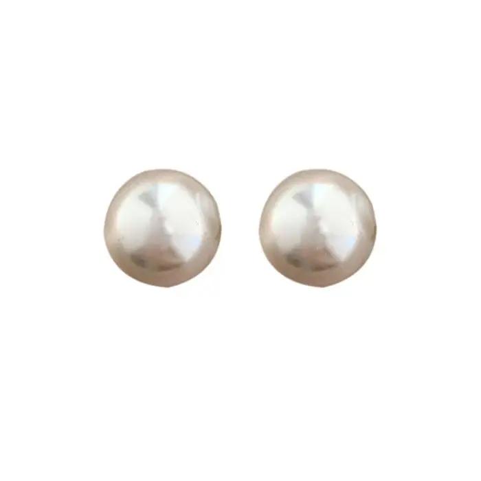 Boucles d'oreilles minimalistes blanches simples