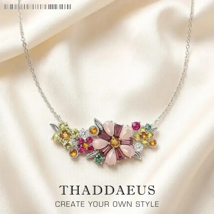 Collier fleurs pierres colorées