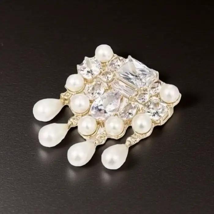 Broche incrustée de perles de strass scintillants de luxe à la mode