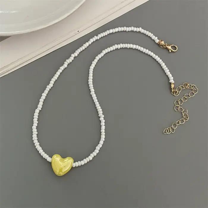 Collier ras du cou court en forme de cœur pour femmes