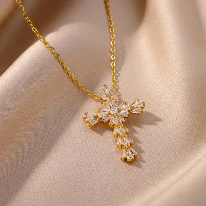 Collier de luxe avec pendentif croix en zircone pour femmes, cristal de Zircon, chaîne en acier inoxydable, breloque, nouvelle tendance, bijoux esthétiques